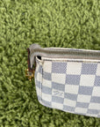 Pochette Accessories Louis Vuitton in tela Damier Azur Bianca Monogram