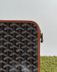 Pochette Goyard Jouvence in tela Goyardine nera con profili marroni