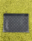 Pochette Louis vuitton voyage nera