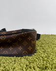 Borsa Messenger Louis Vuitton Macassar Archy Gm con finiture in pelle nera