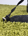 Borsa Outdoor Messenger Monogram Eclipse Taiga Louis Vuitton Nera