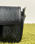 Borsello Christian Dior hit the road in tela CD
