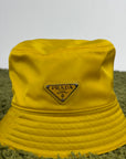 Cappello Prada in Re-nylon giallo