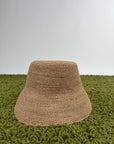 Cappello celine alla pescatora Triomphe in rafia beige