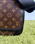 Borsa Messenger Louis Vuitton Macassar Archy Gm con finiture in pelle nera