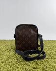 tracolla Louis Vuitton Christopher Wearable Wallet in tela Monogram Macassar
