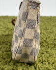 Pochette Accessories Louis Vuitton in tela Damier Azur Bianca Monogram