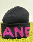Cappello Chanel nero e fucsia