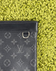 Pochette Louis vuitton voyage nera