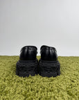 Louis Vuitton Mocassini Baroque in pelle nera 43 veste 44