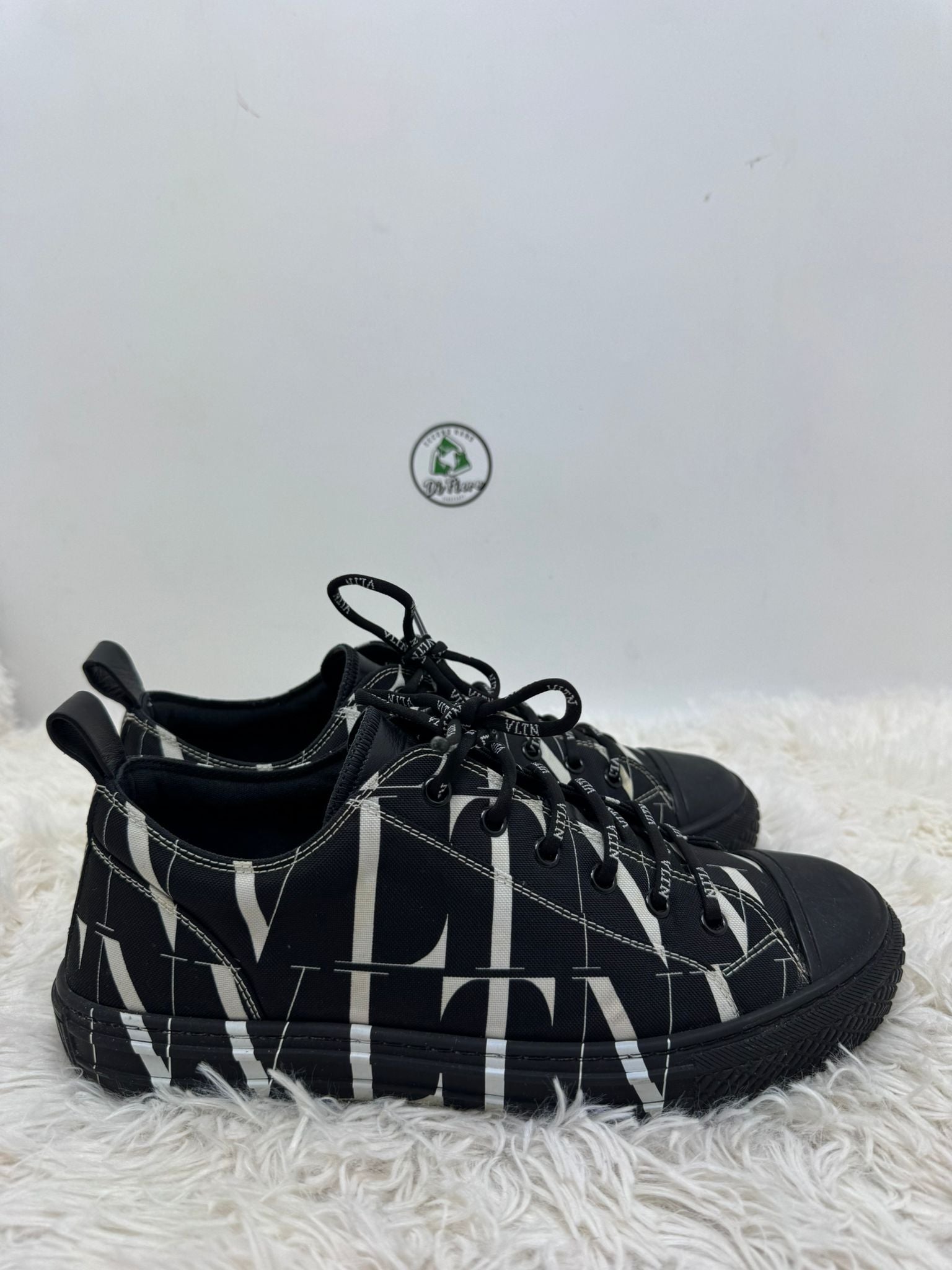 Valentino 41