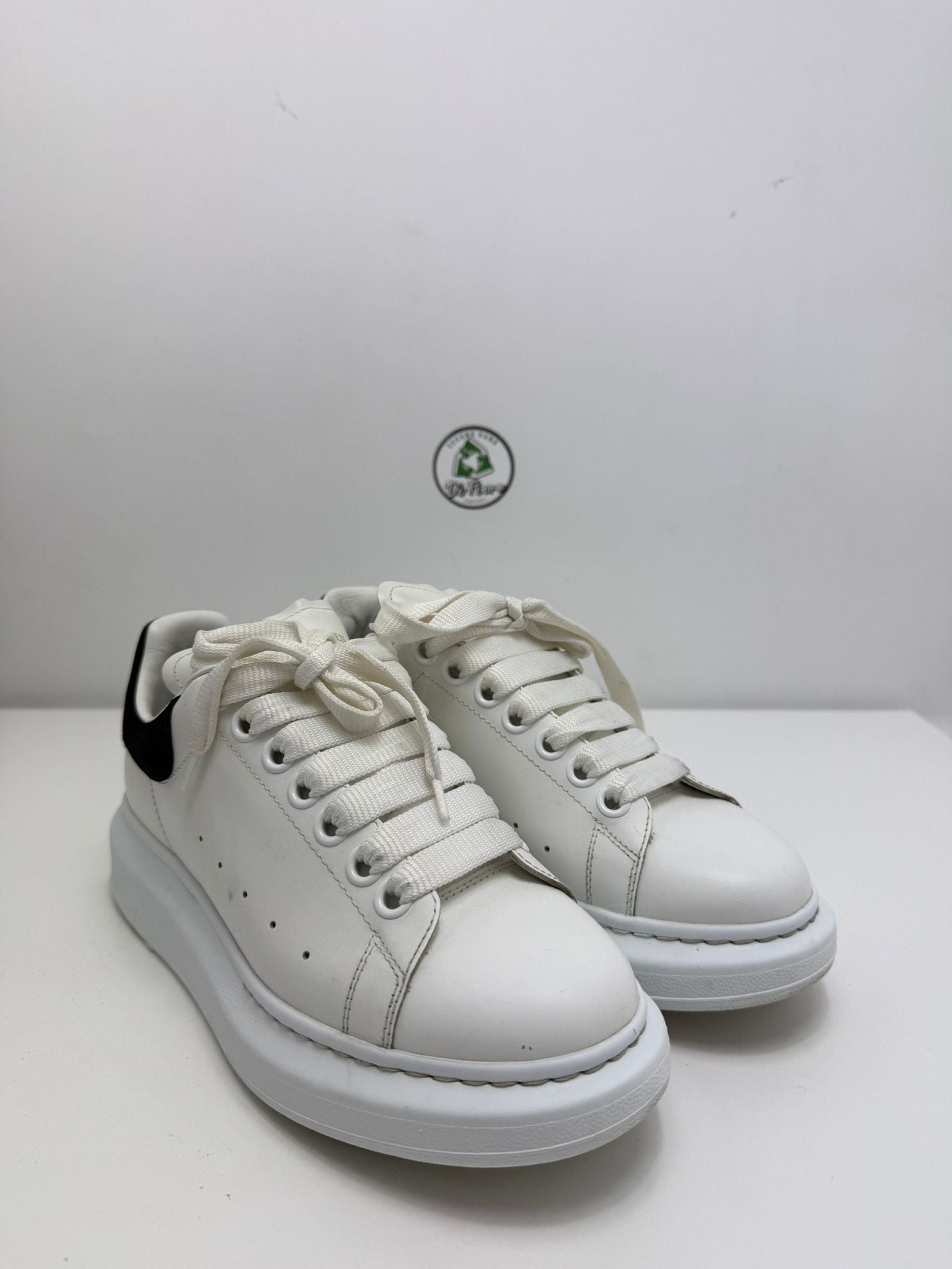 Alexander McQueen 36 bianca e nera