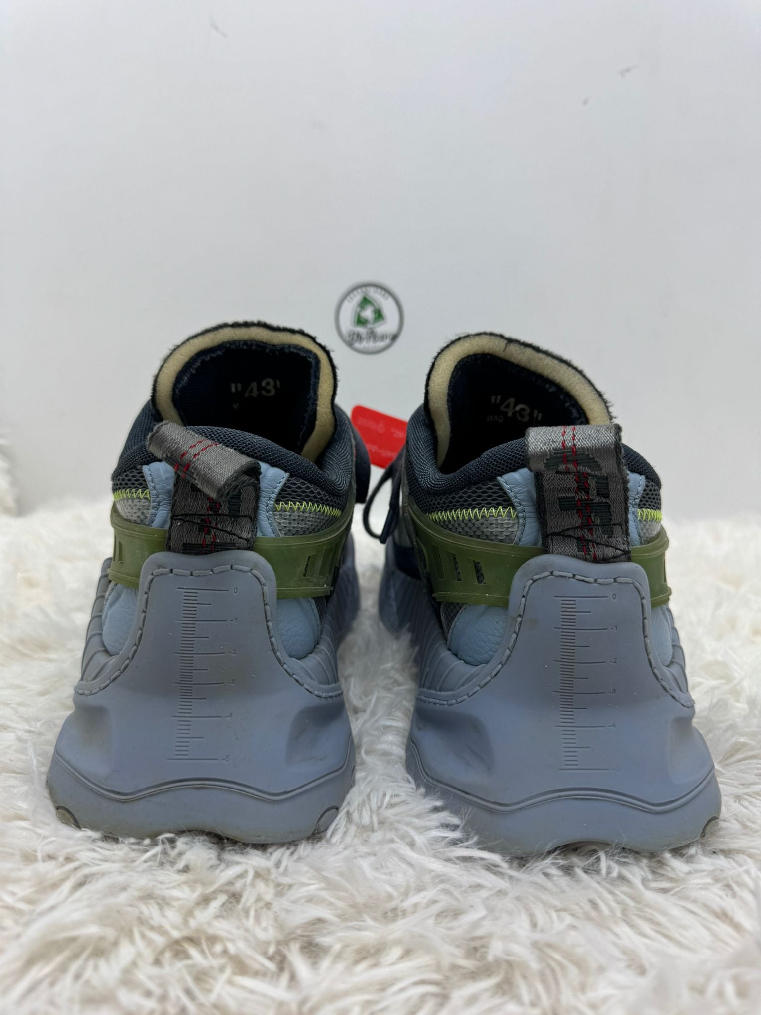 Off-White 43
