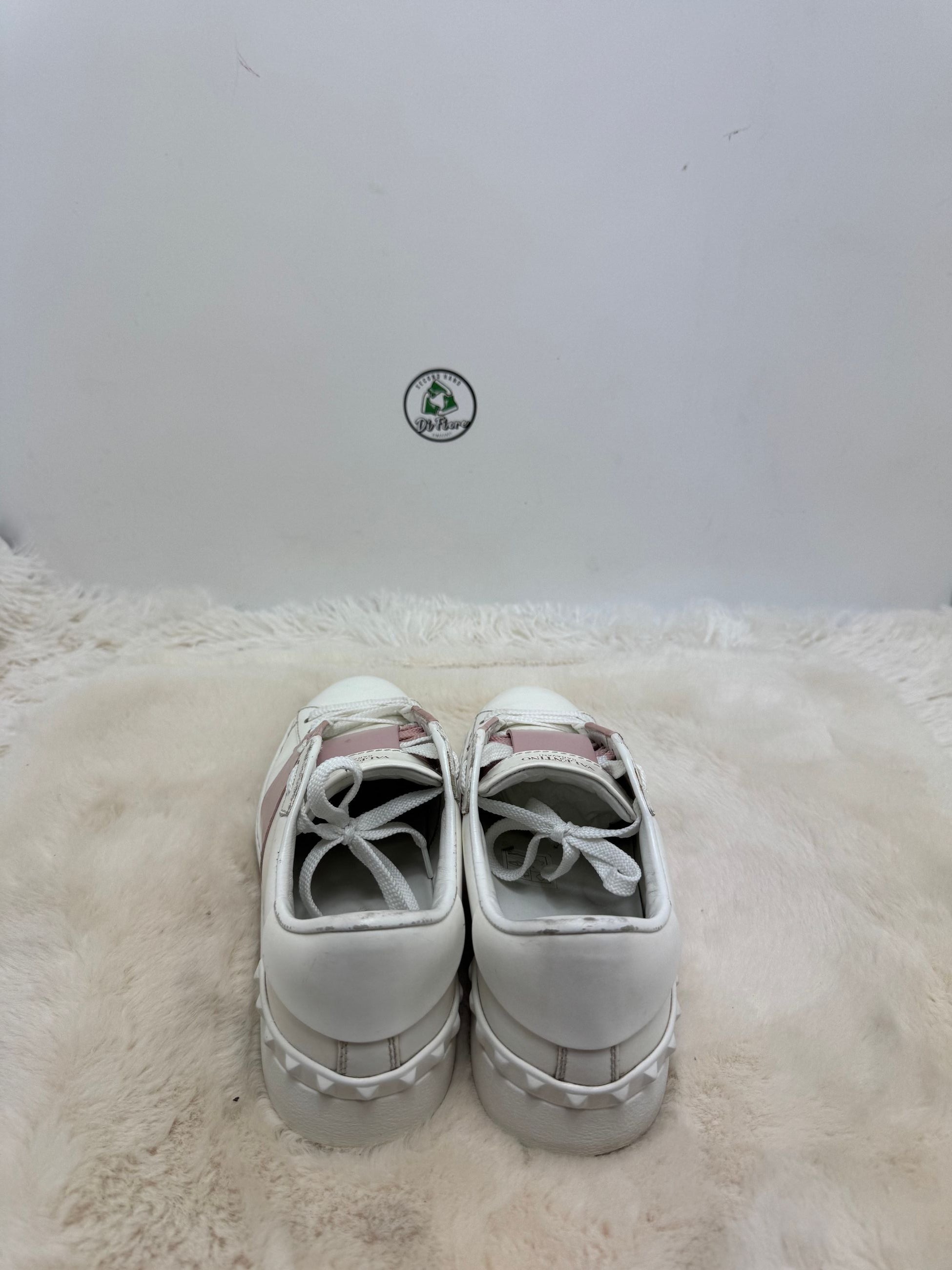 Valentino 37