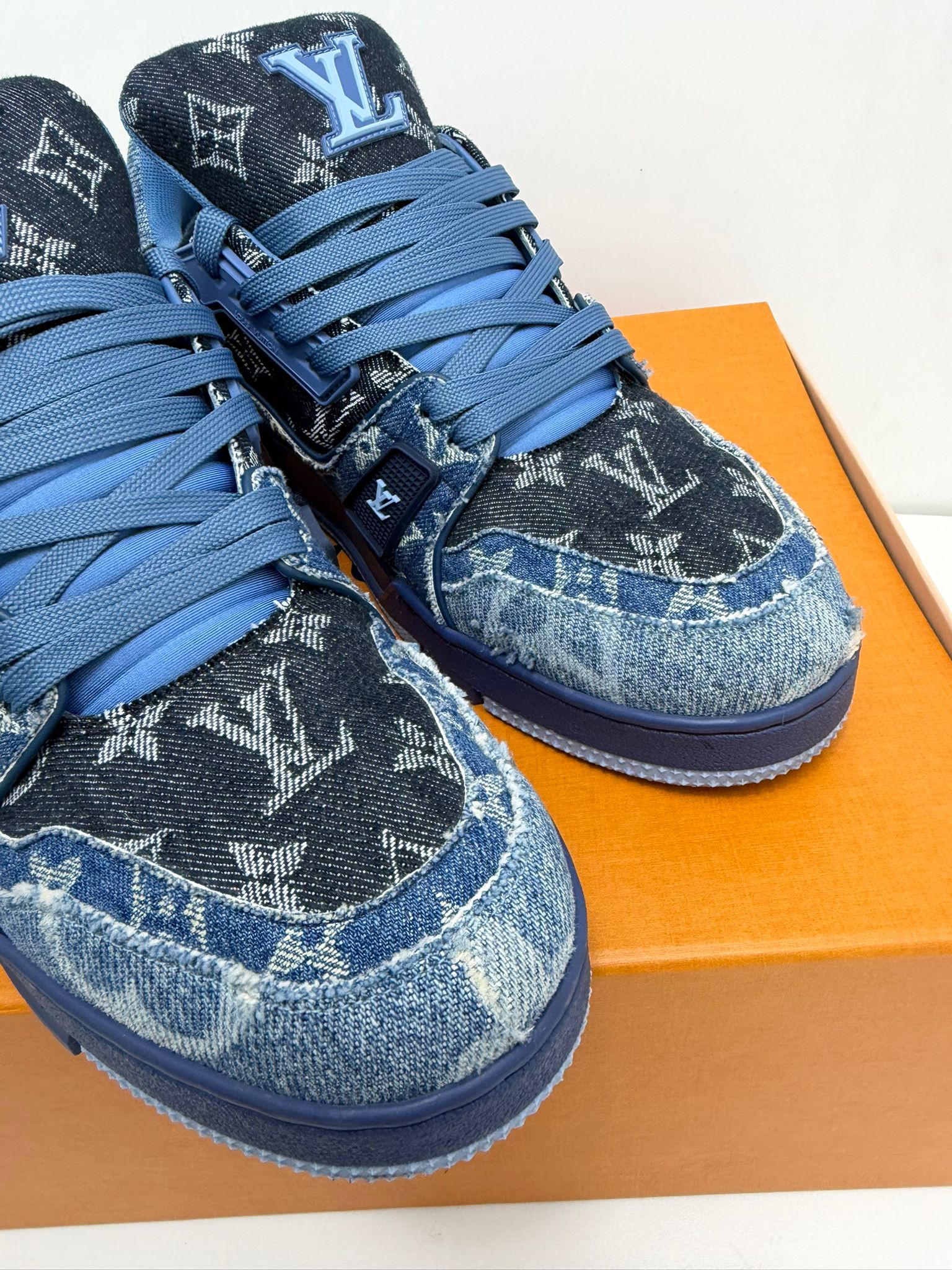 Louis Vuitton trainer 42 denim