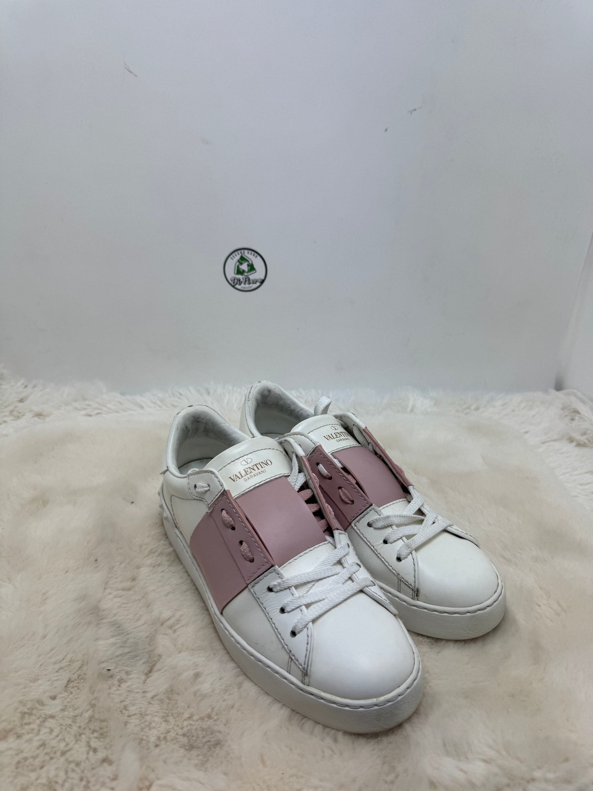 Valentino 37
