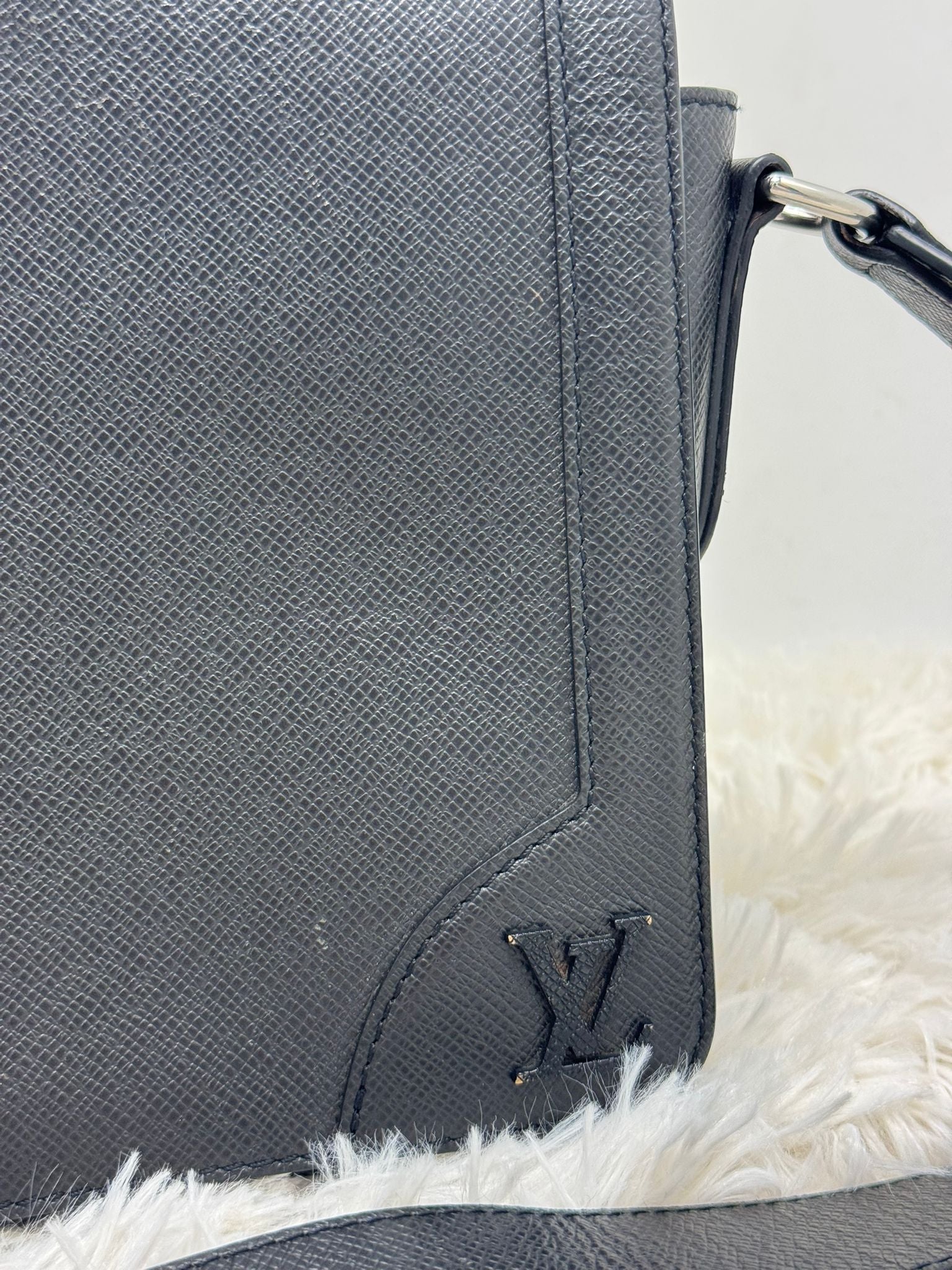 Borsello Louis Vuitton emerald green new Wave