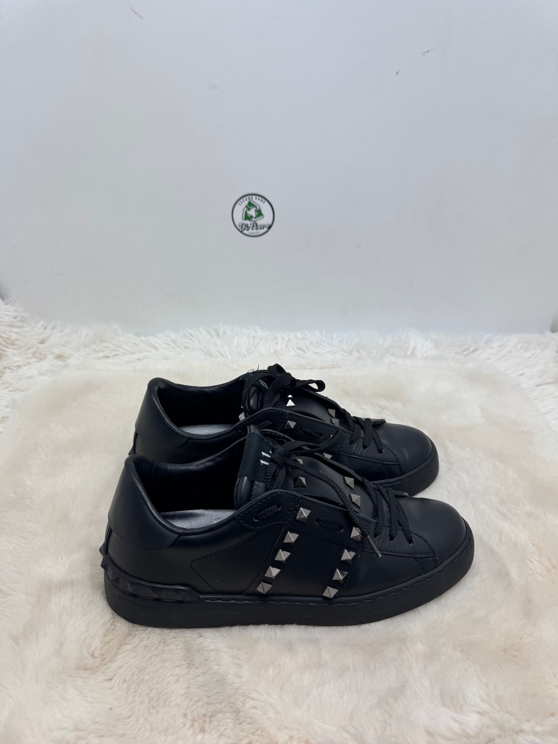 Valentino 37