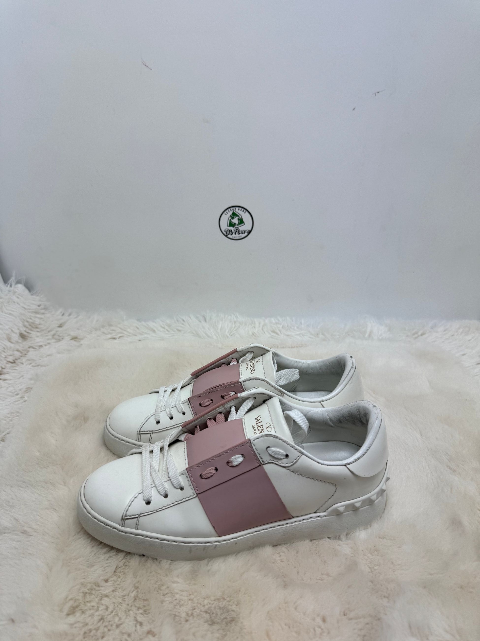 Valentino 37
