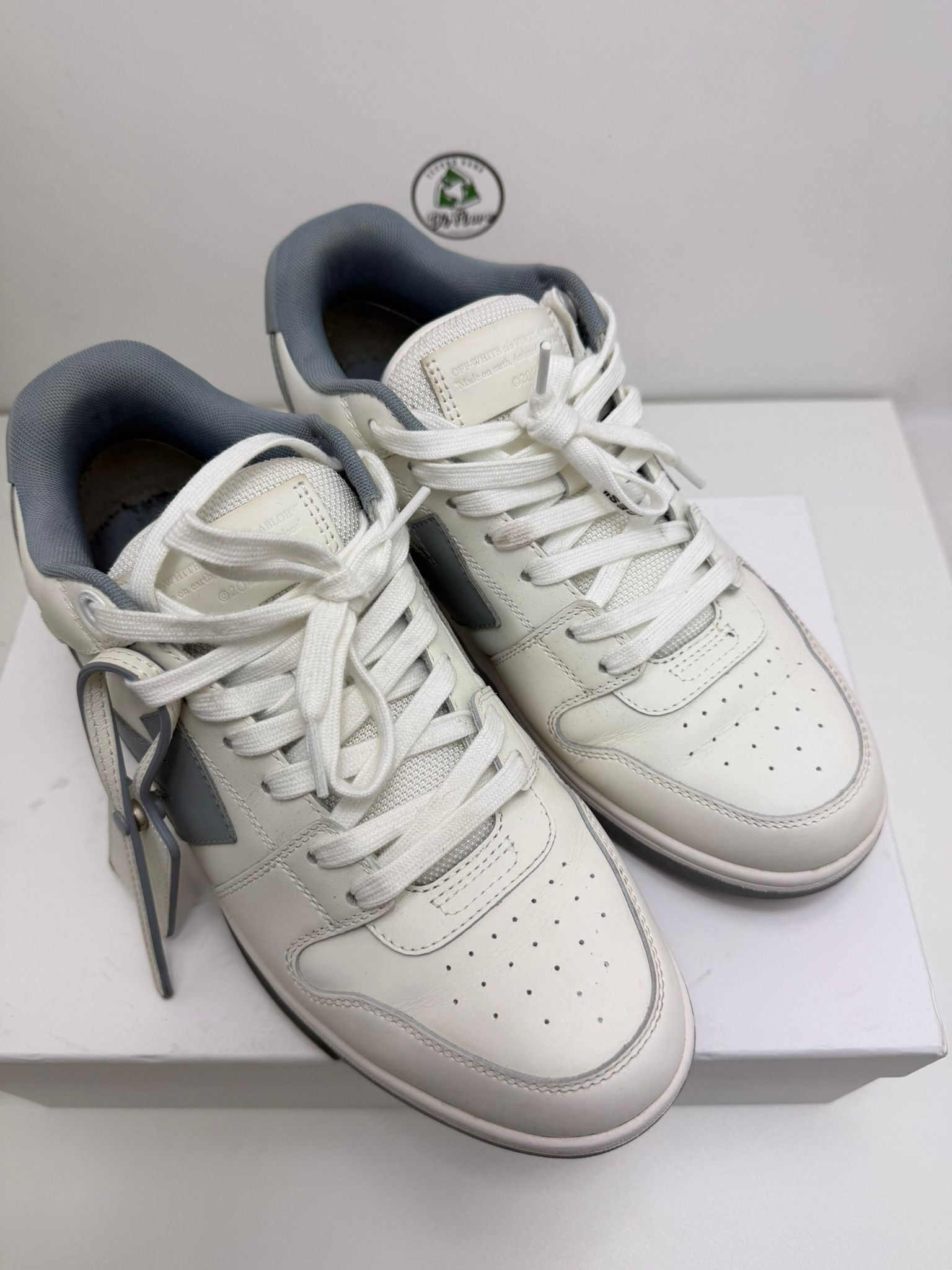 Off-White 43