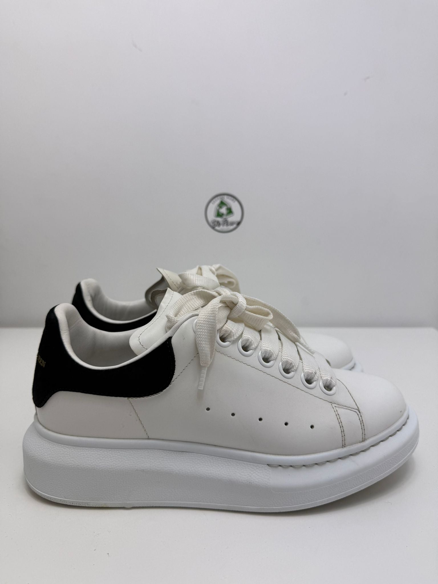 Alexander McQueen 36 bianca e nera