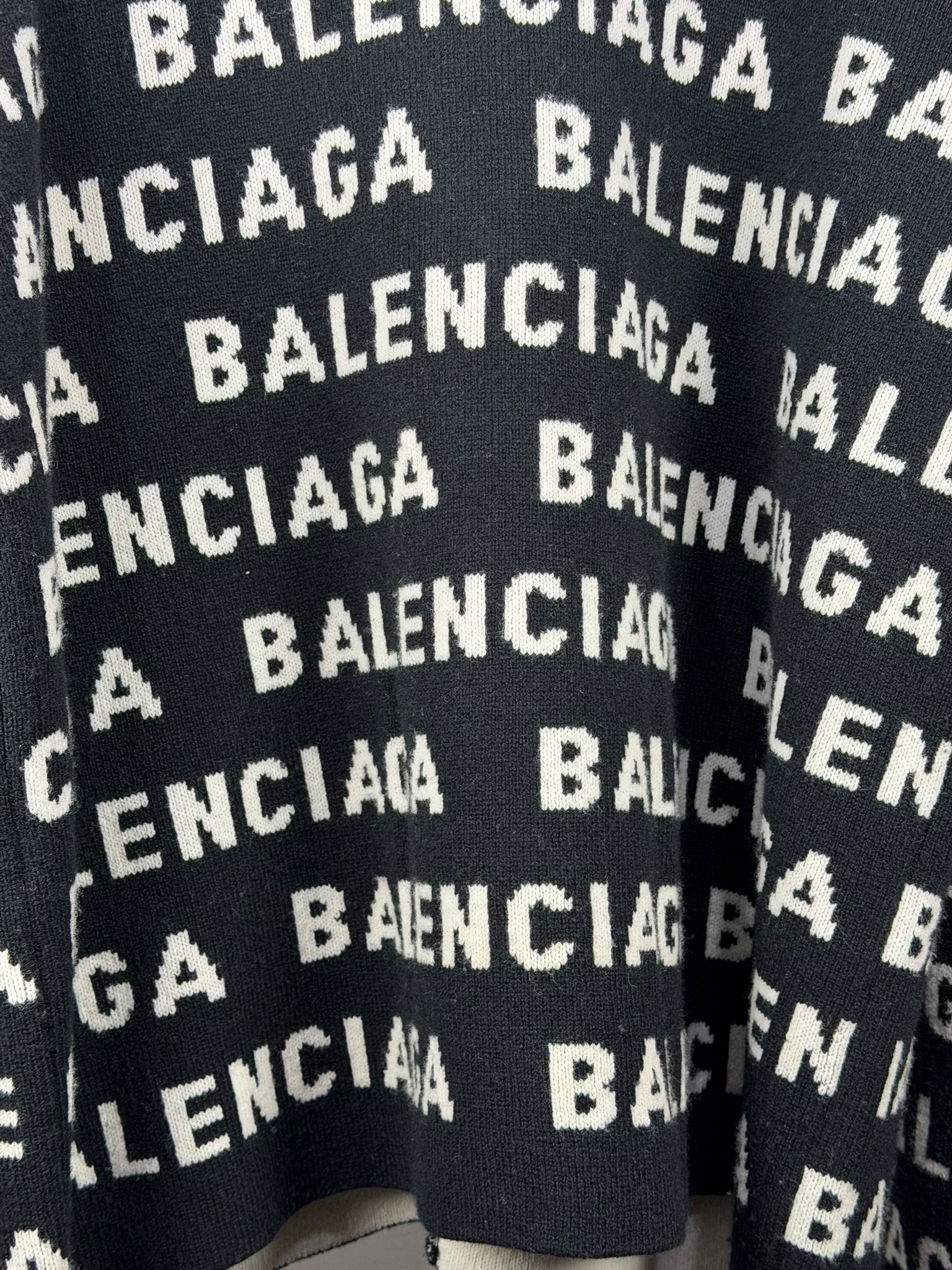 Cardigan Balenciaga XXL