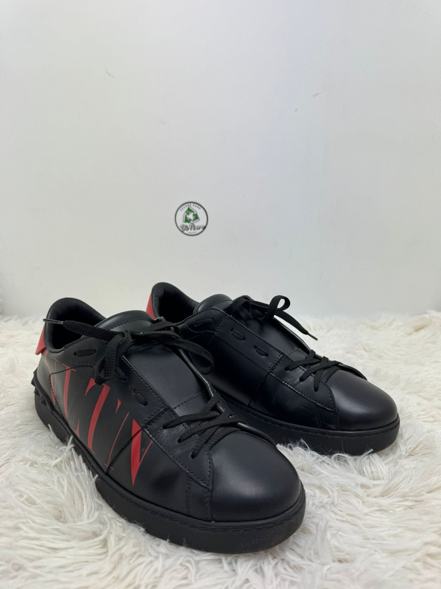Valentino open 44