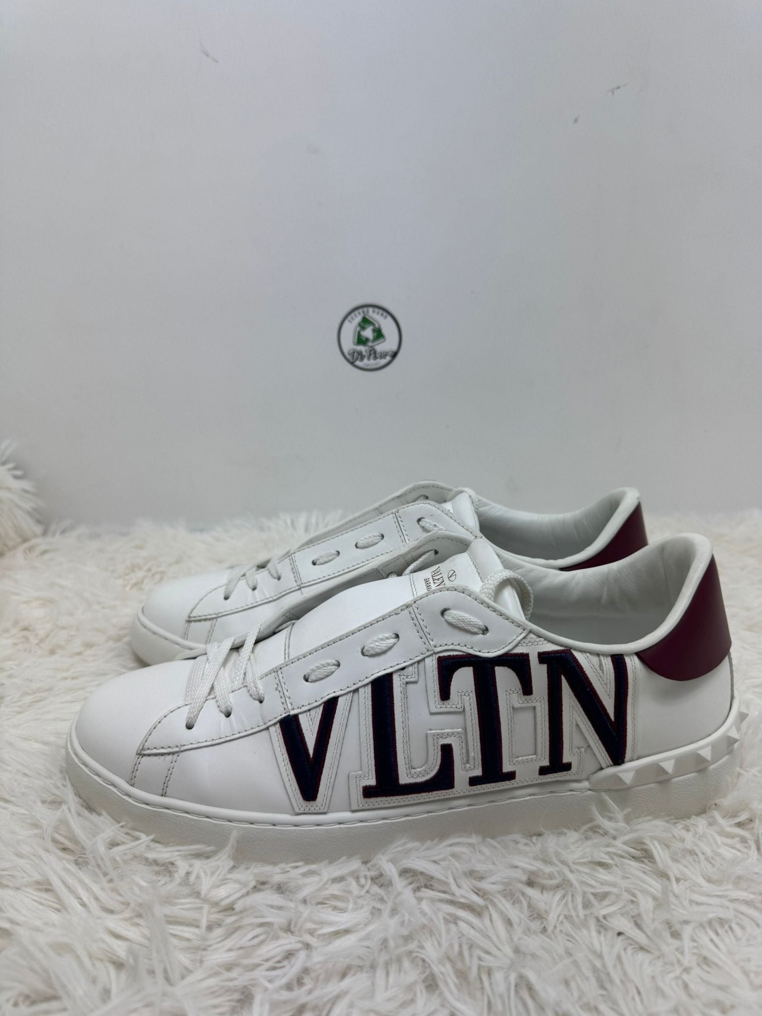 Valentino 44