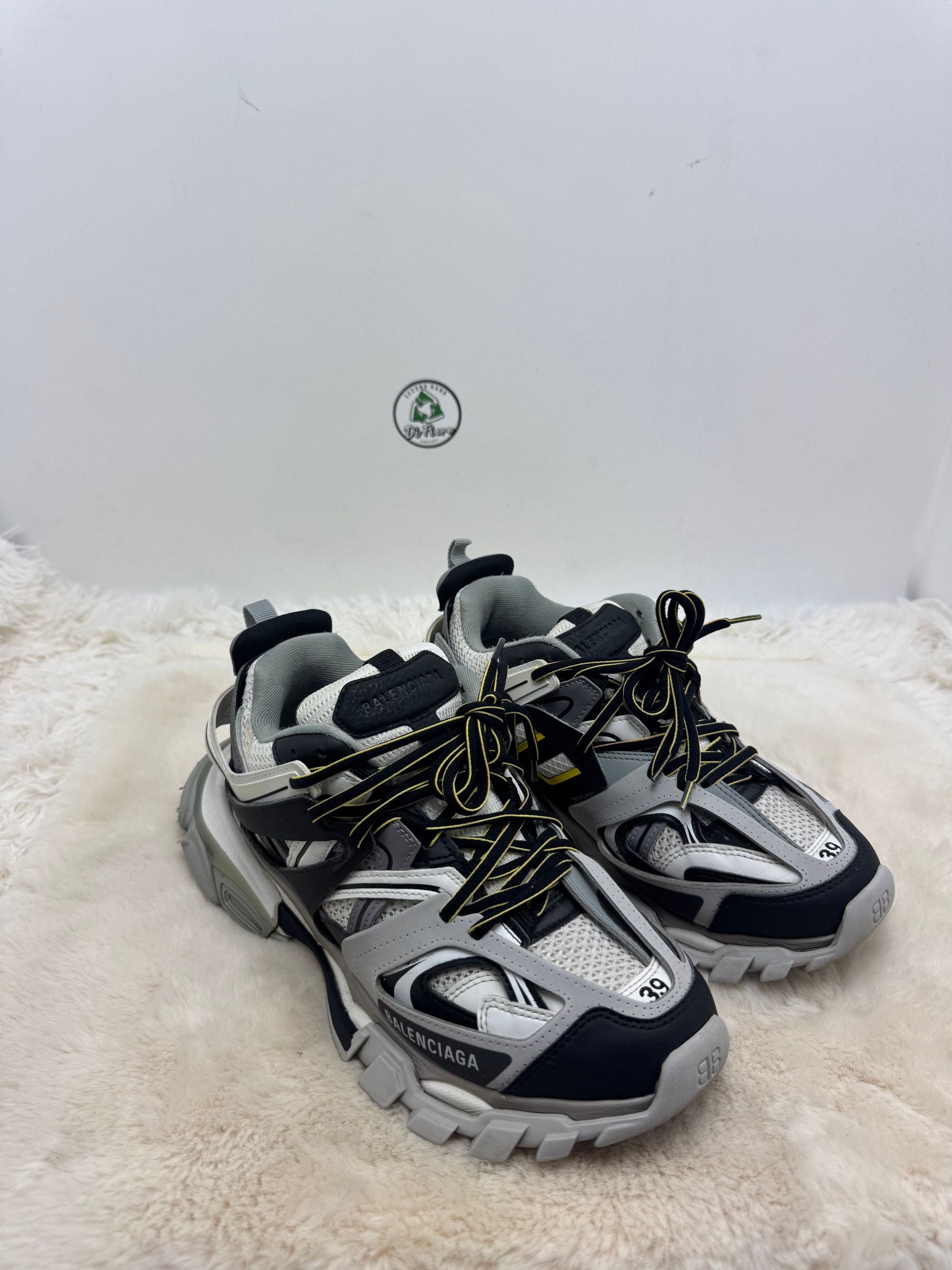 Balenciaga Track 39