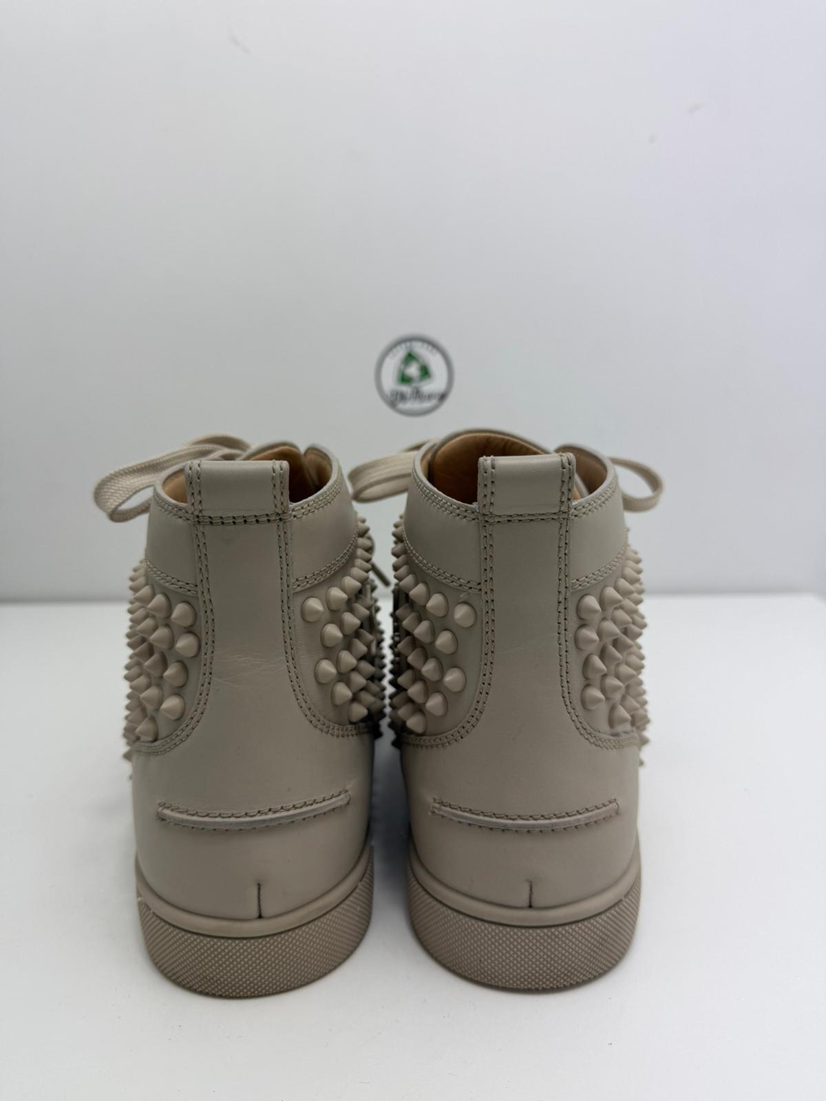 Louboutin tutta borchiata 39