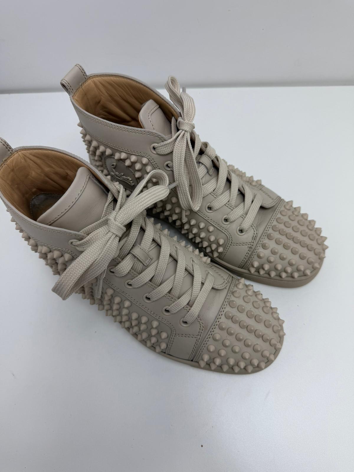 Louboutin tutta borchiata 39