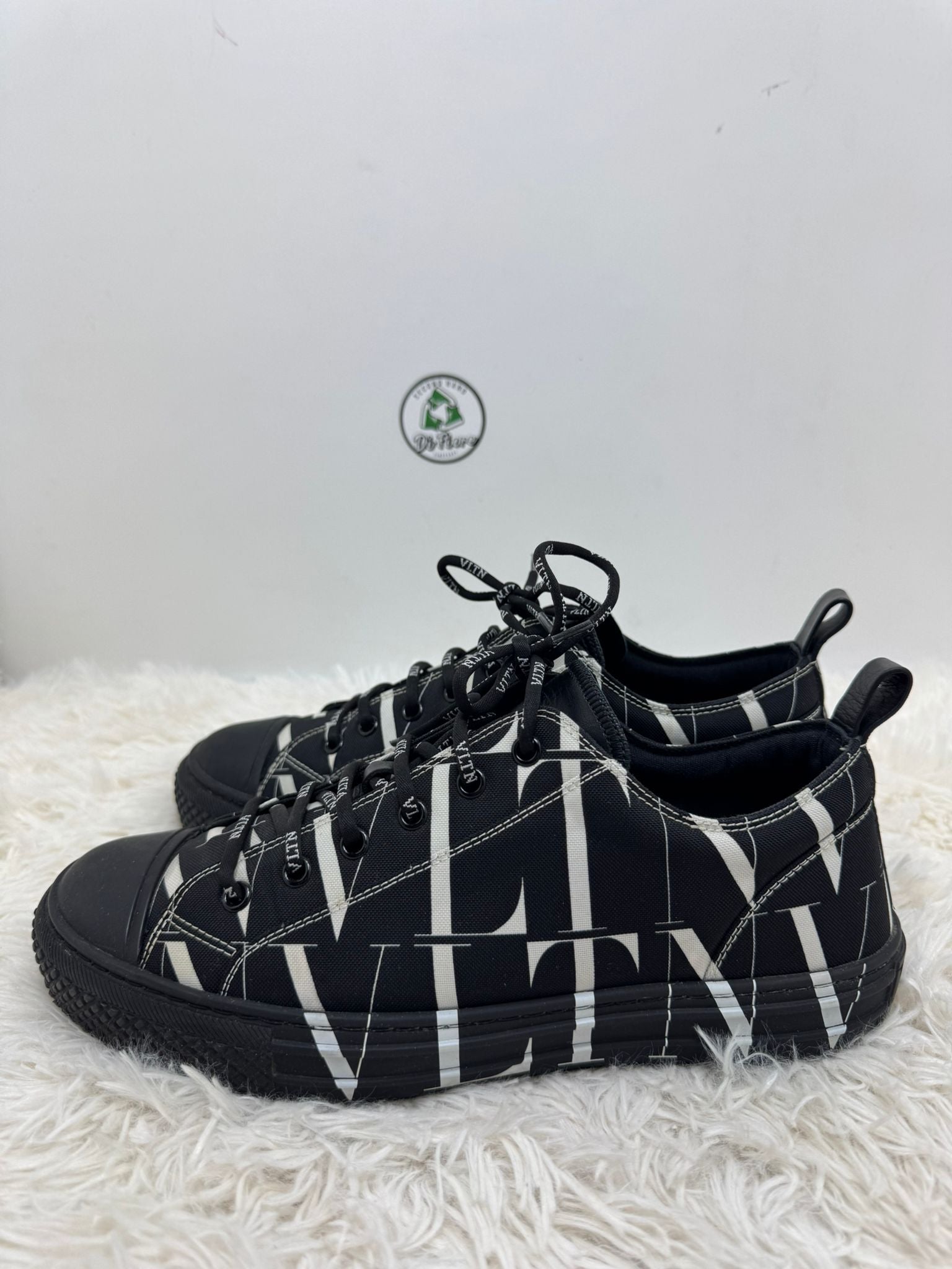 Valentino 41