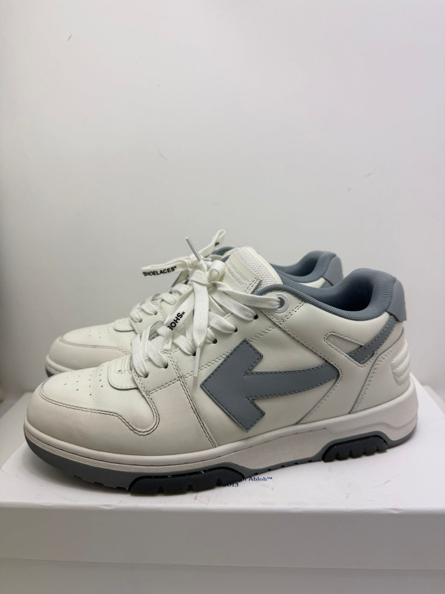 Off-White 43