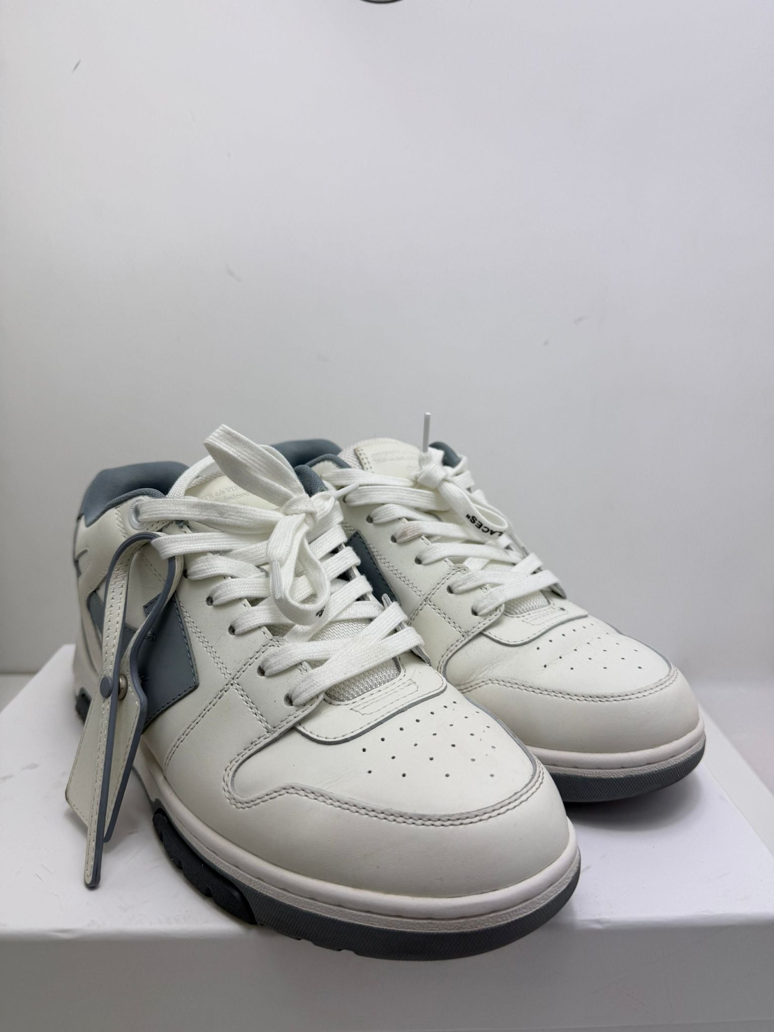 Off-White 43