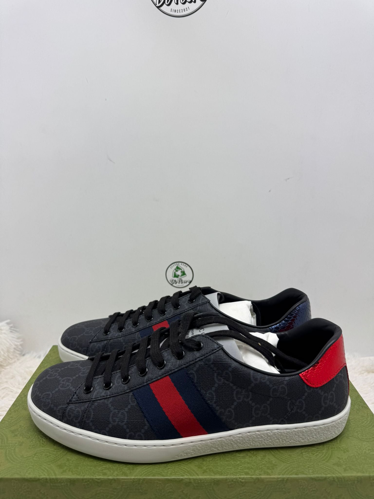 Gucci 44.5