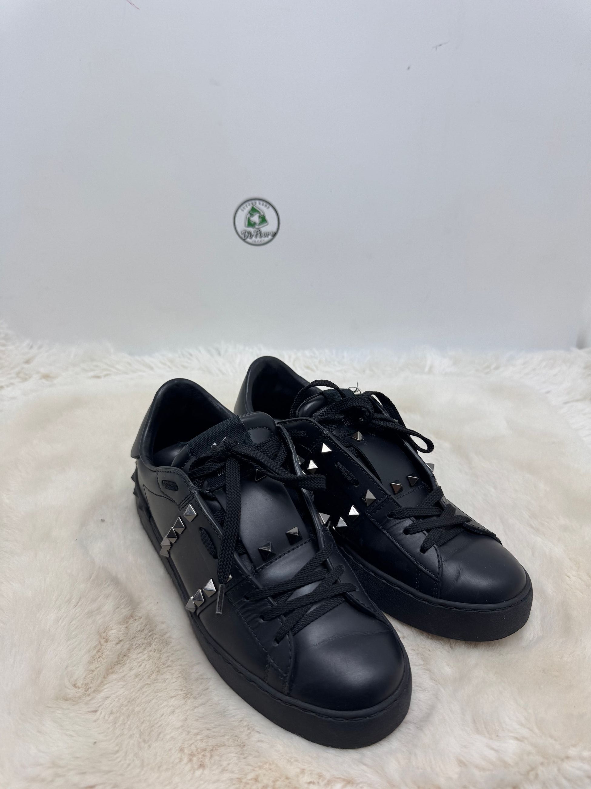 Valentino 37