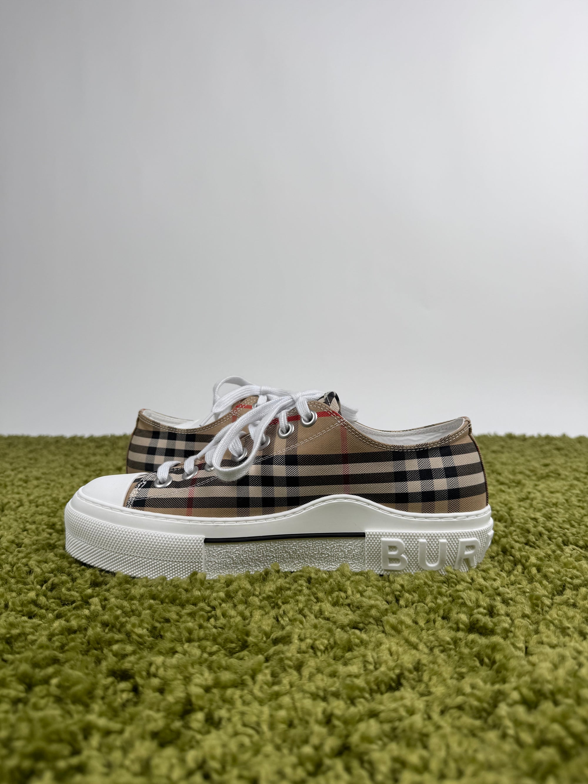 Burberry Low Sneaker 41