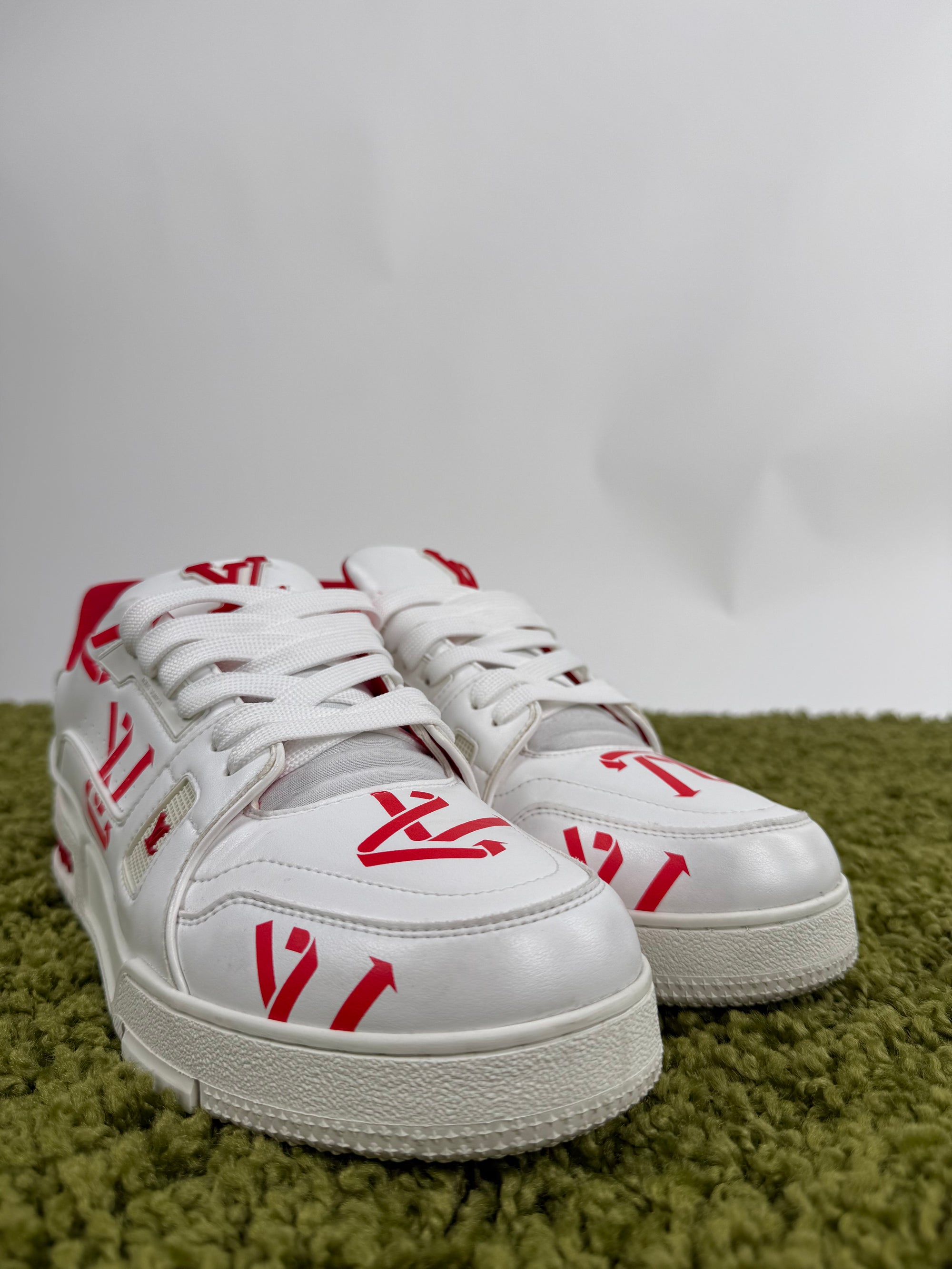 Louis Vuitton Trainer 43.5 veste 44.5