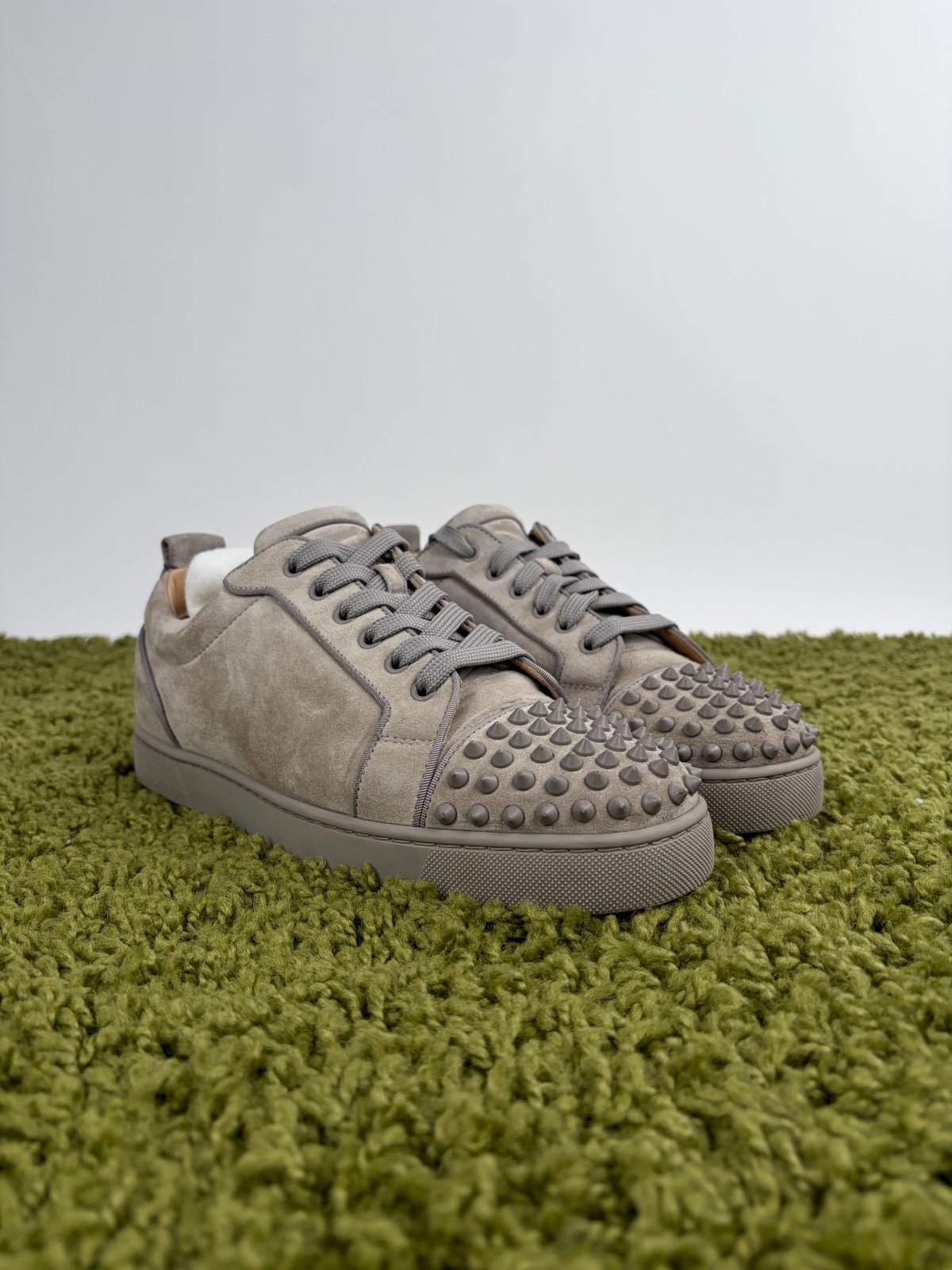Christian Louboutin Spikes Low Grigia 42 - Second Hand Di Fiore