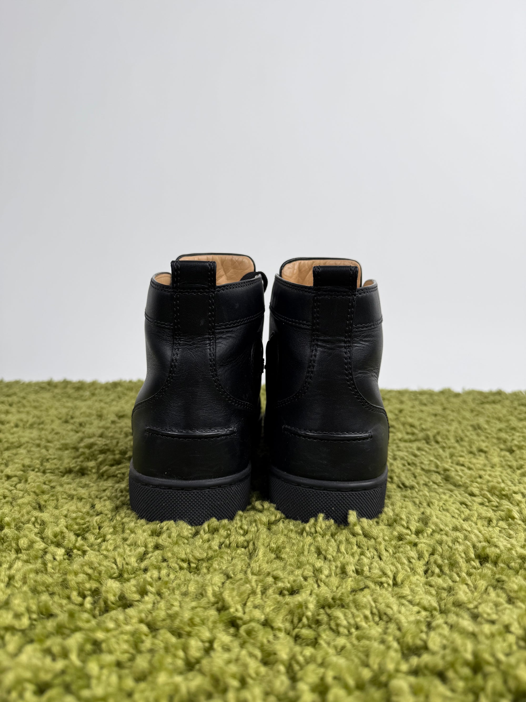Christian Louboutin Spikes in Pelle Nera 40