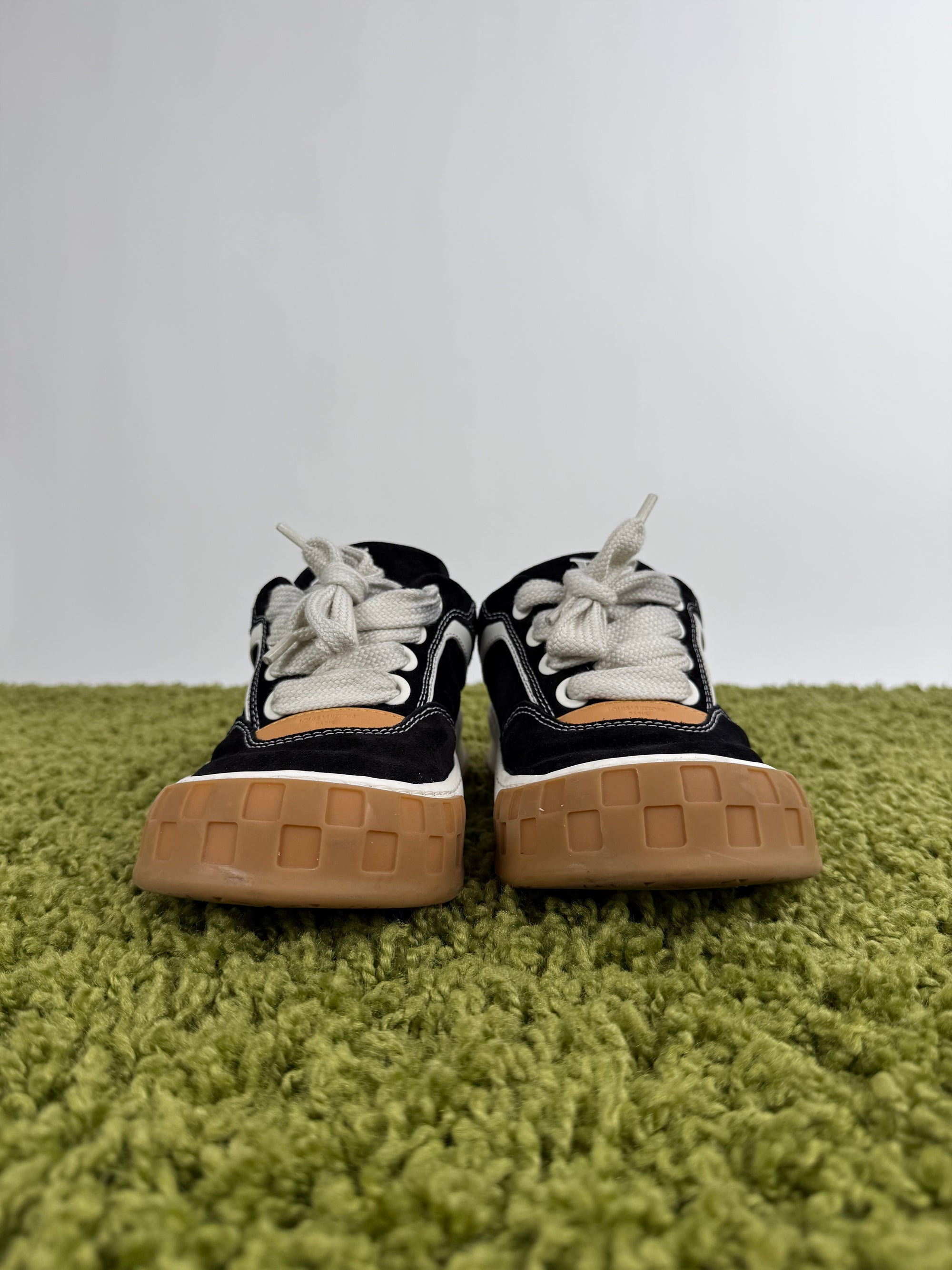 Lv Tilted Louis Vuitton Nero 7.5