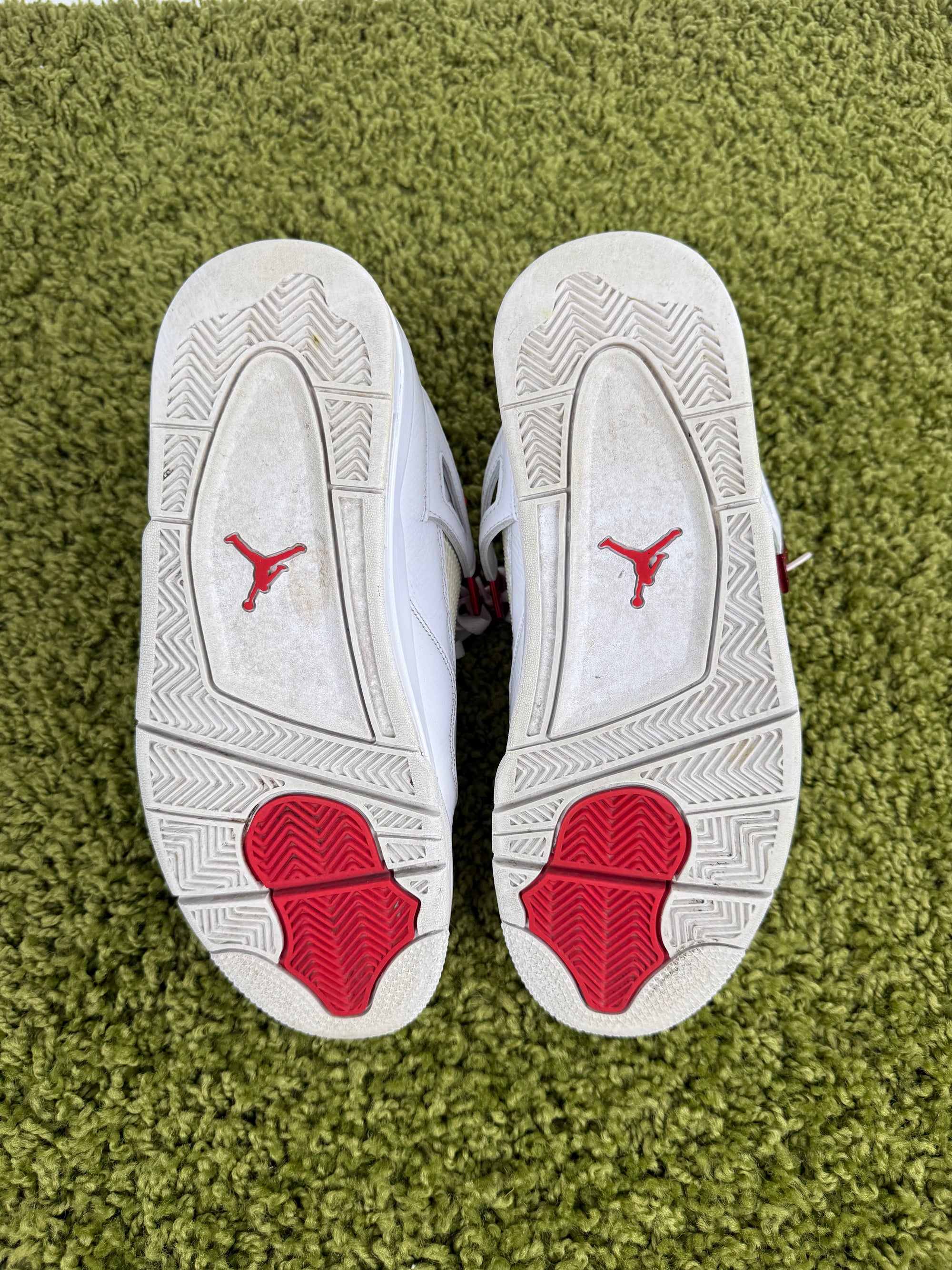 Jordan 4 Retro Metallic Red 44