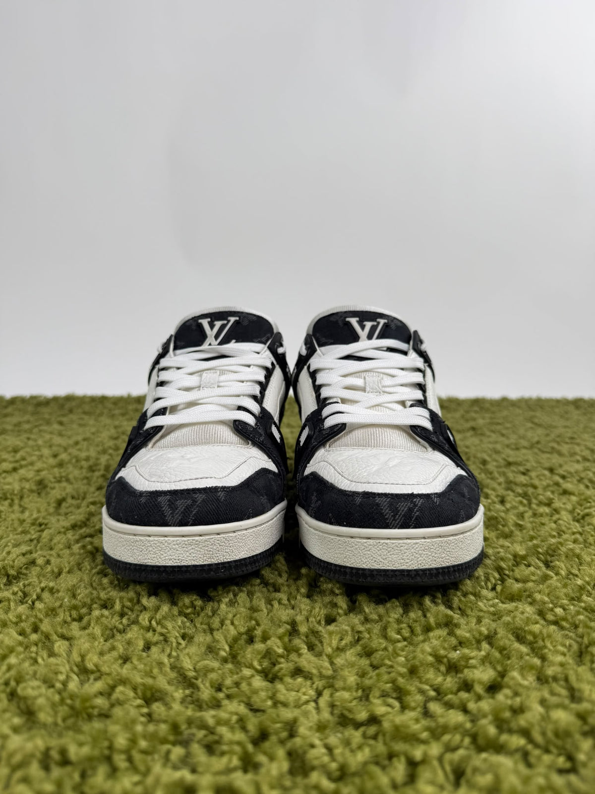 Louis Vuitton Trainer in Denim Nero 6.5