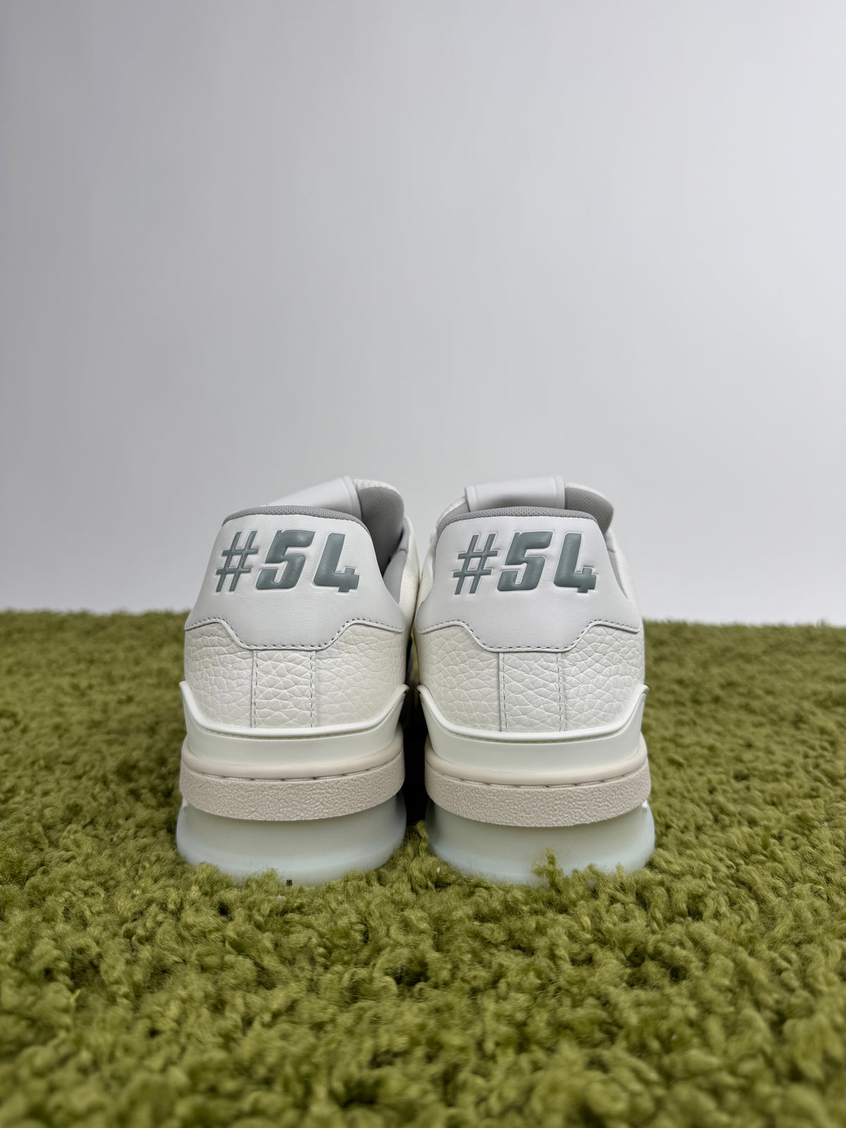 Louis Vuitton Trainer Bianca 7.5