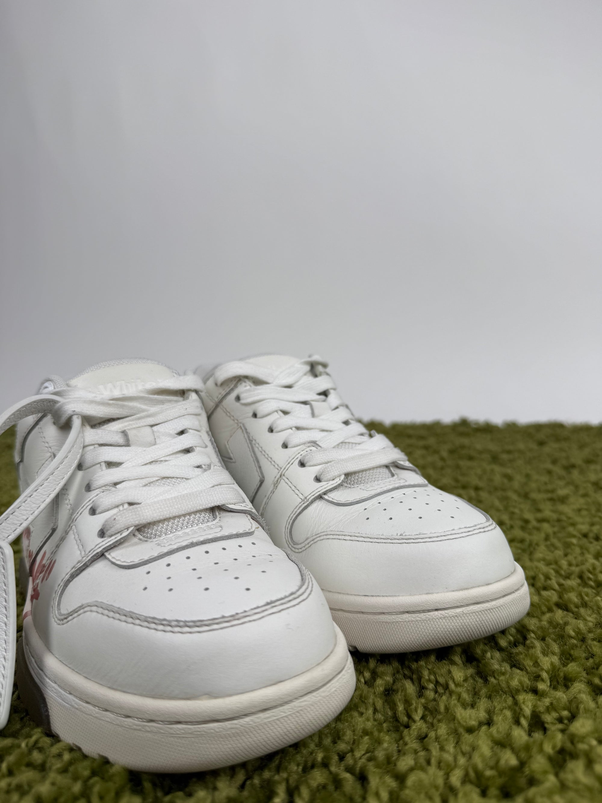 Off White Out Of Office 36