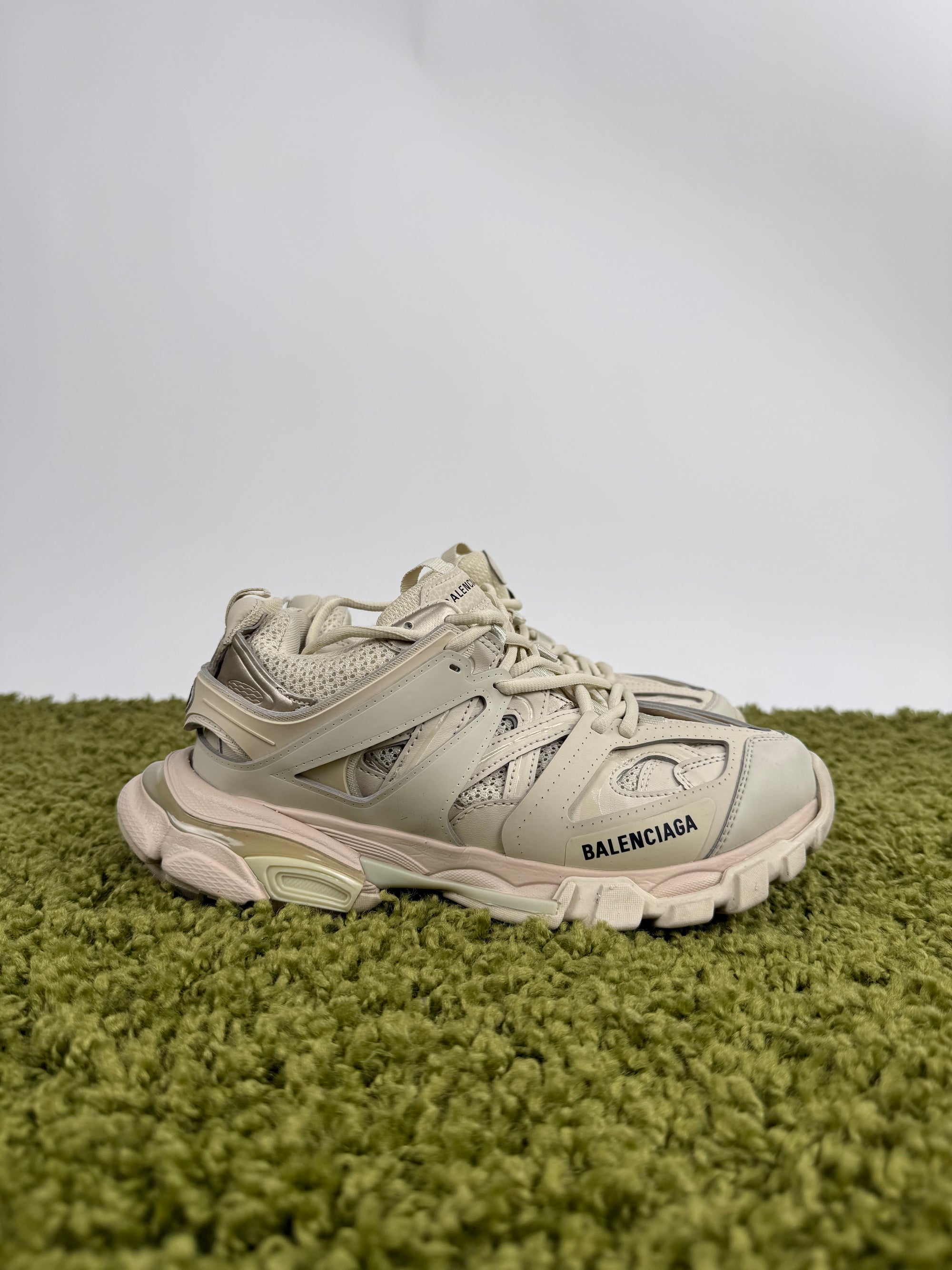 Balenciaga Track 39
