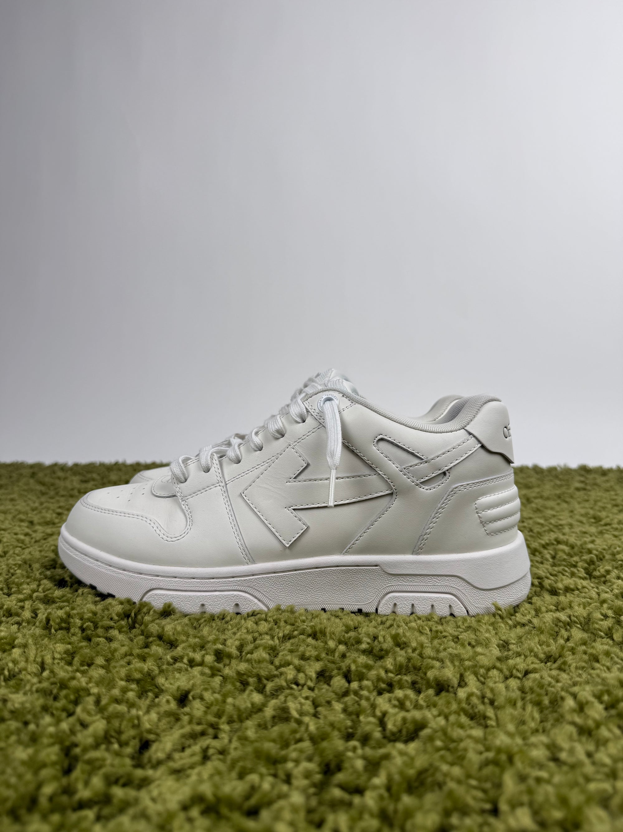 Off White Out Of Office 515 42