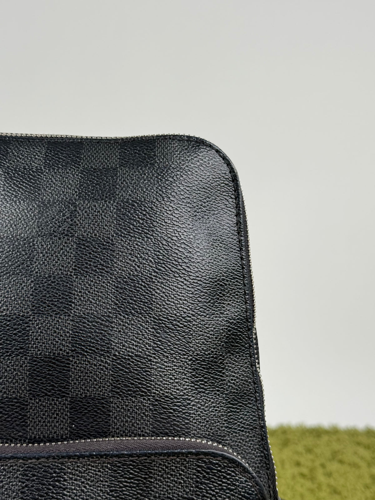 Mono spalla Louis Vuitton Avenue Sling Nero
