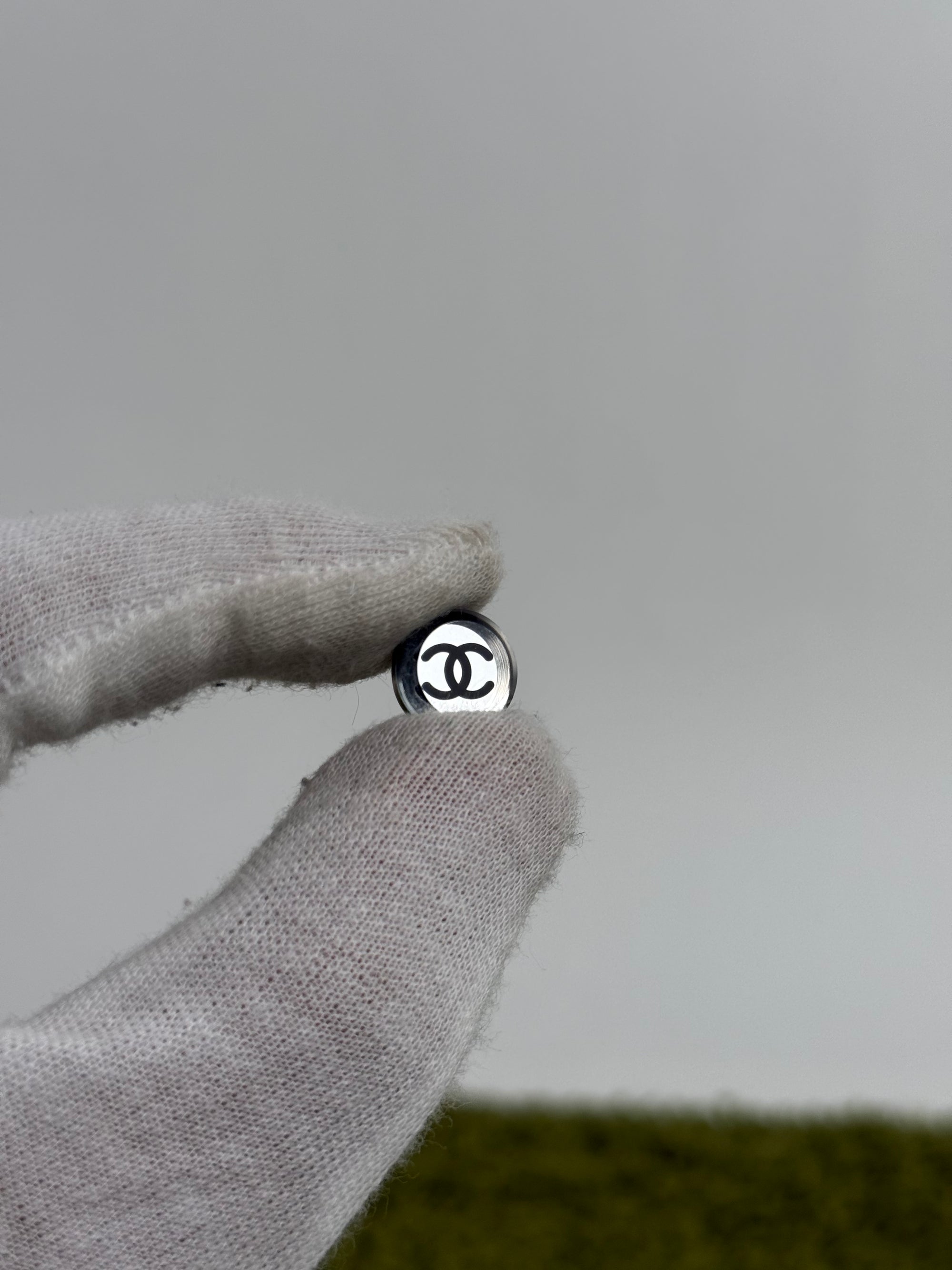 Orecchini Chanel in Resina Trasparente