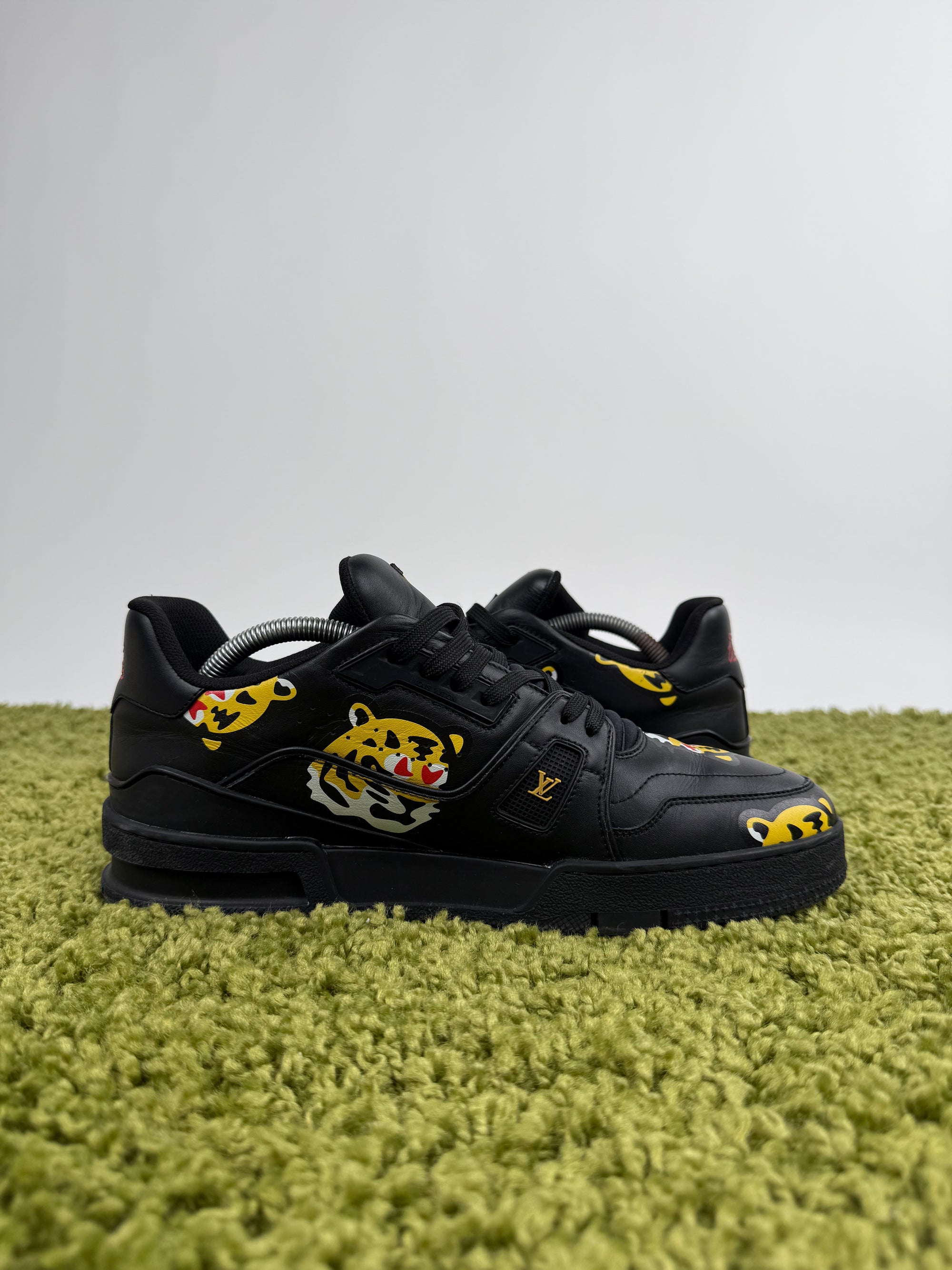 Louis Vuitton Trainer 42 veste 43